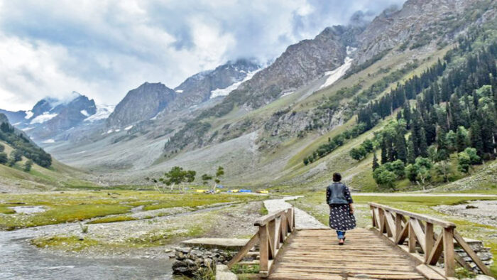10 Best Tourist Places to Visit in Kashmir