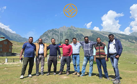 Kashmir fix departure tour package